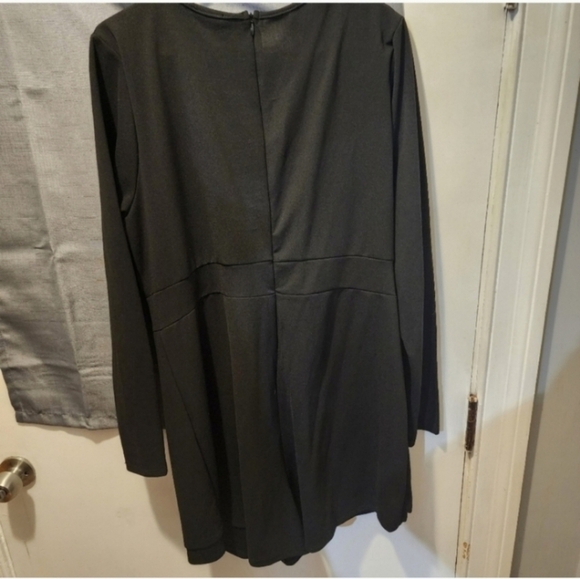 🍂🍁Fashion nova 2x low cut romper - Picture 2 of 5